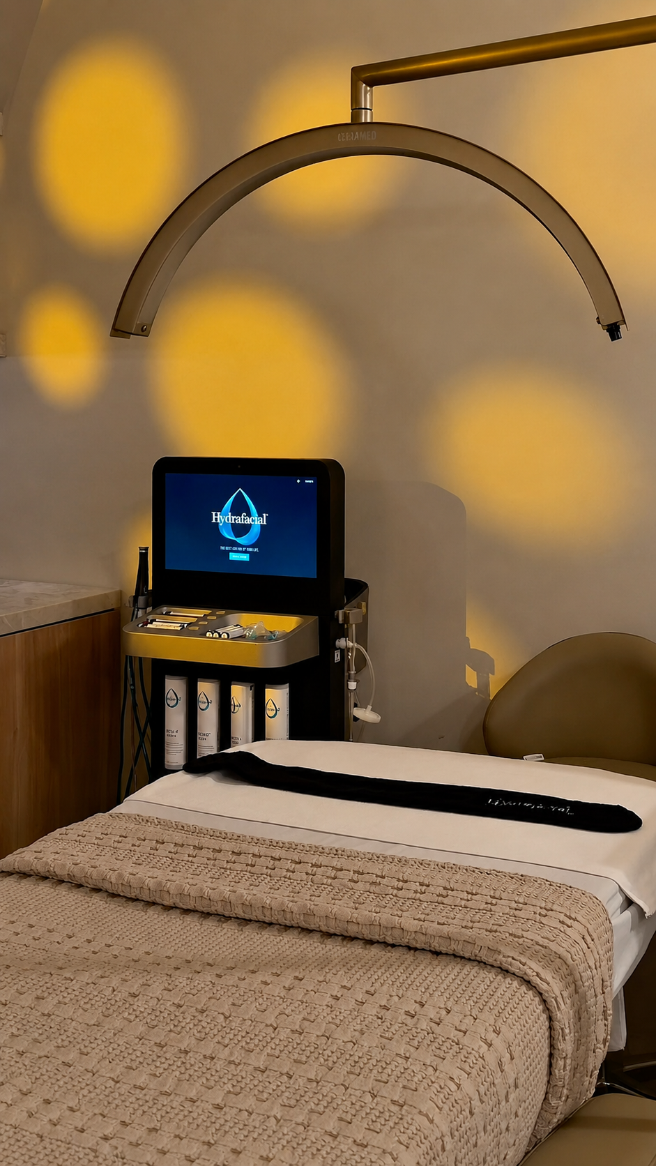 Private Hydrafacial and skin treatment room at All Six
