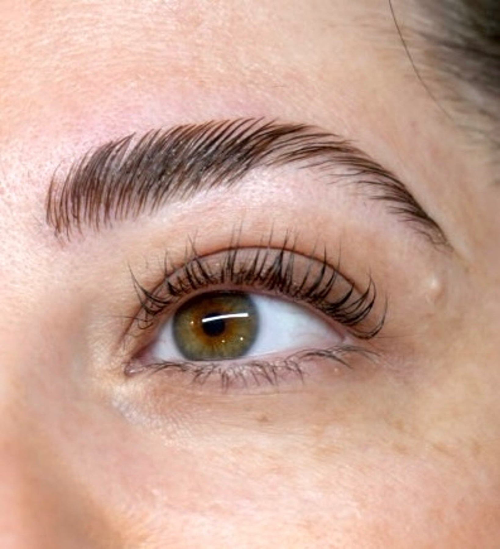 Refined eyebrow shaping at All Six