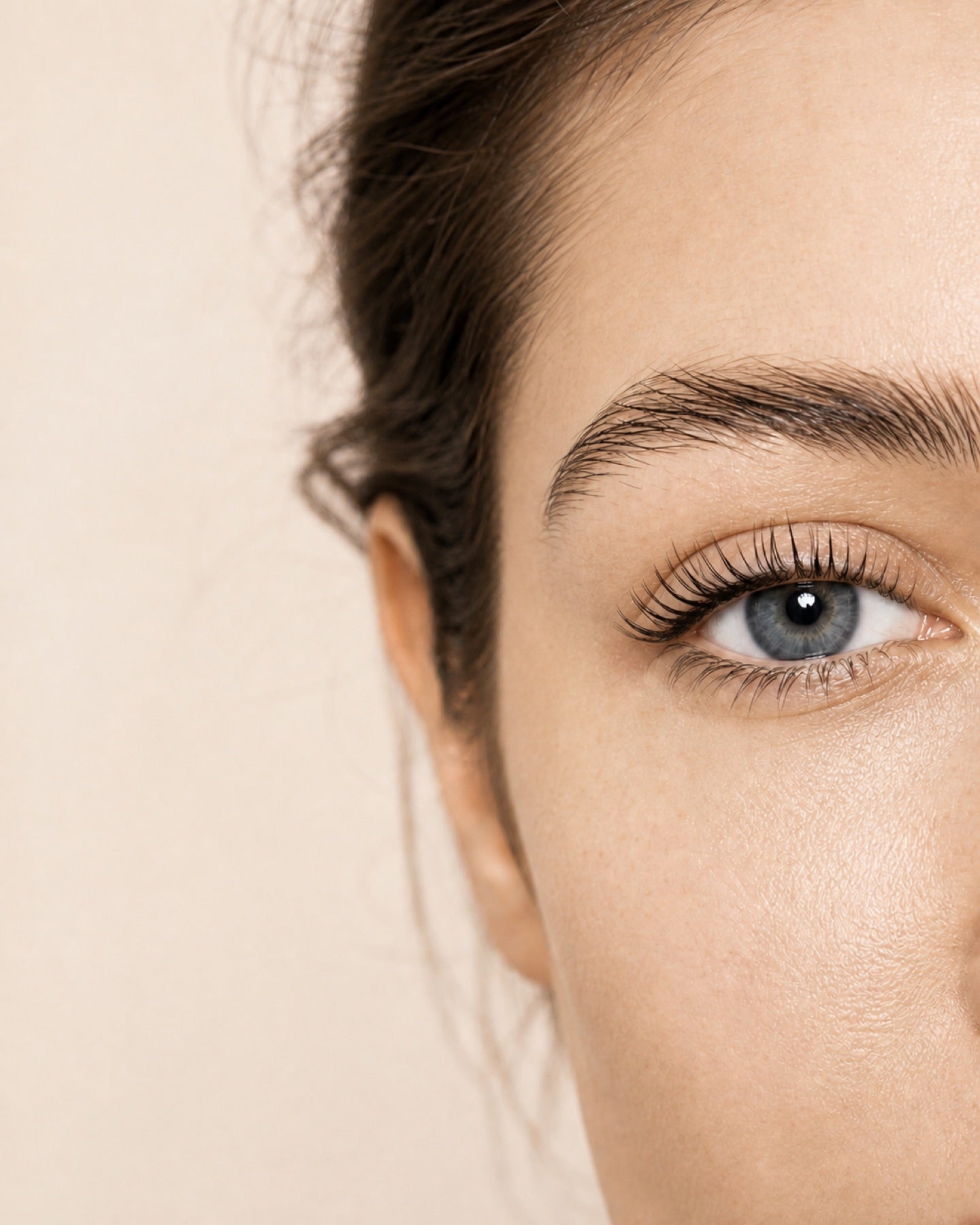Natural lifted eyelashes at All Six